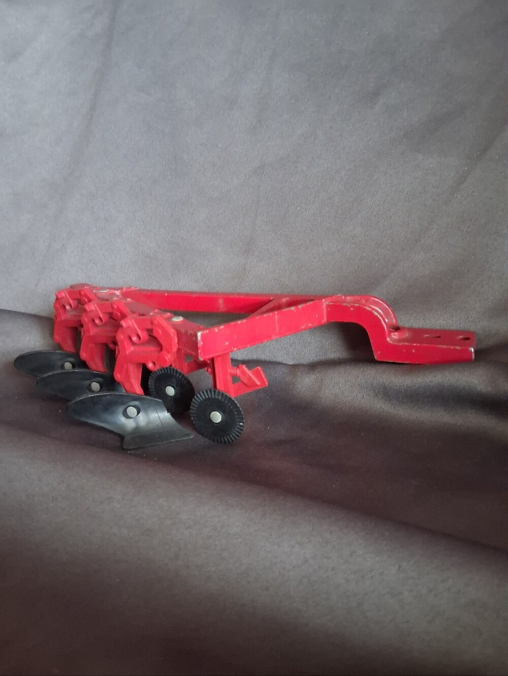 Vintage ERTL International Harvester 3-Bottom Plow Toy Model